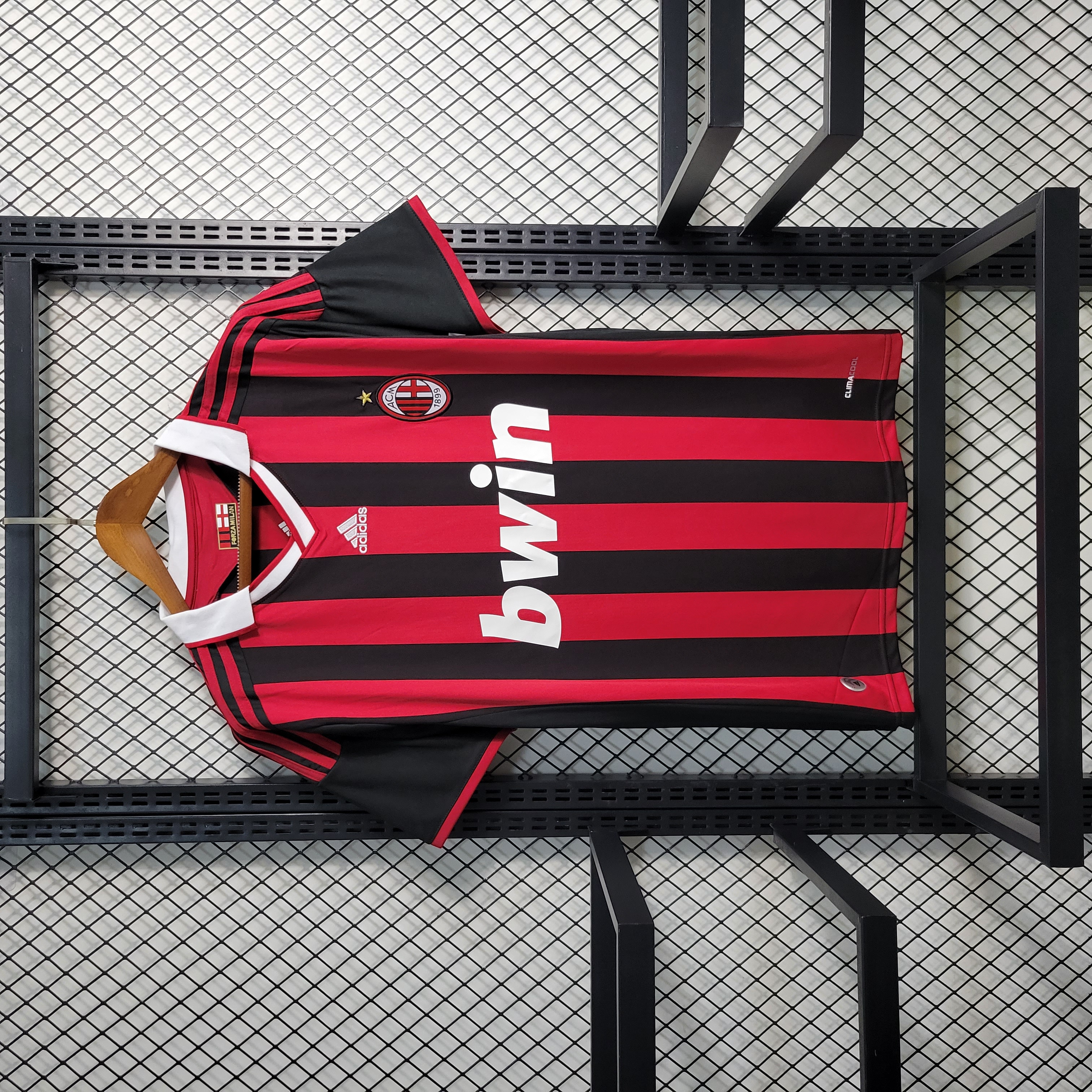 Retro AC Milan 2009-10 Home Stadium Jersey